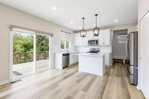Kitchen - 1291 Heather Rdg, Cincinnati, OH 45233 photo 1 of 7