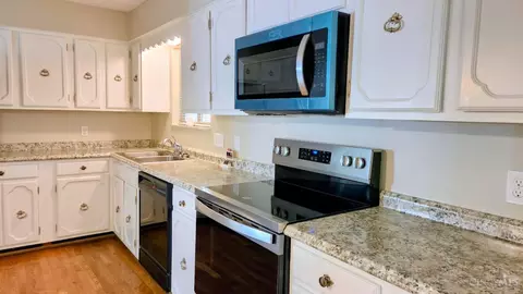 Kitchen - 786 Picket Way, Cincinnati, OH 45245 photo 1 of 2
