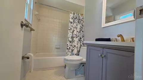 Bath - 786 Picket Way, Cincinnati, OH 45245 photo 2 of 2