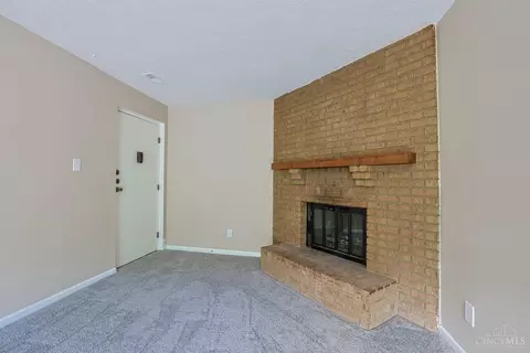 Living - 6780 Harrison Ave, Cincinnati, OH 45247 photo 4 of 6