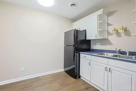 Kitchen - 6780 Harrison Ave, Cincinnati, OH 45247 photo 2 of 3