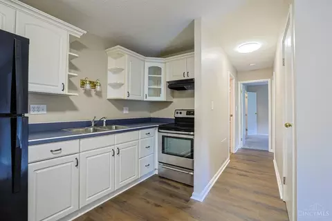 Entry Way - 6780 Harrison Ave, Cincinnati, OH 45247 photo 1 of 1