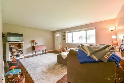 Living - 655 Wilfert Dr, Cincinnati, OH 45245 photo 1 of 2