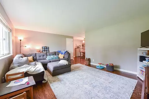 Living - 655 Wilfert Dr, Cincinnati, OH 45245 photo 2 of 2