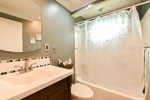Bath - 655 Wilfert Dr, Cincinnati, OH 45245 photo 1 of 1