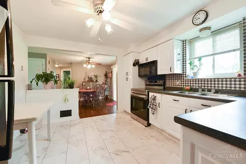 Kitchen - 655 Wilfert Dr, Cincinnati, OH 45245 photo 4 of 4