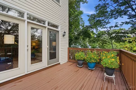Exterior - 2552 Cleinview Ave, Cincinnati, OH 45206 photo 4 of 6