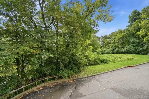 Exterior - 2552 Cleinview Ave, Cincinnati, OH 45206 photo 5 of 6