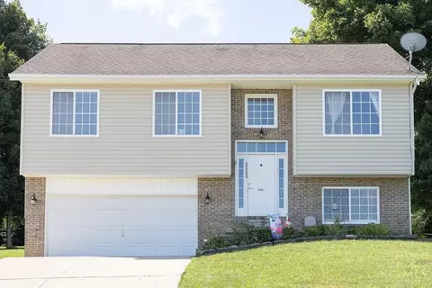 111 Oak Hills Dr, Hillsboro, OH 45133