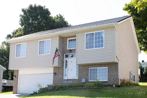111 Oak Hills Dr, Hillsboro, OH 45133