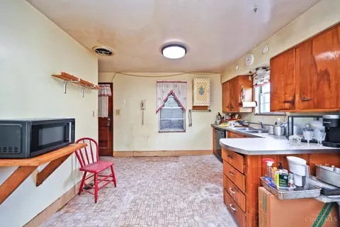 Kitchen - 7007 Harrison Ave, Cincinnati, OH 45247 photo 4 of 5
