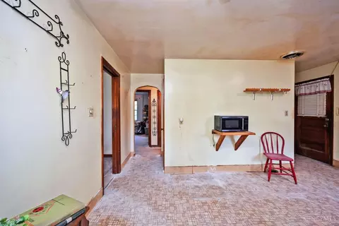 Entry Way - 7007 Harrison Ave, Cincinnati, OH 45247 photo 1 of 2