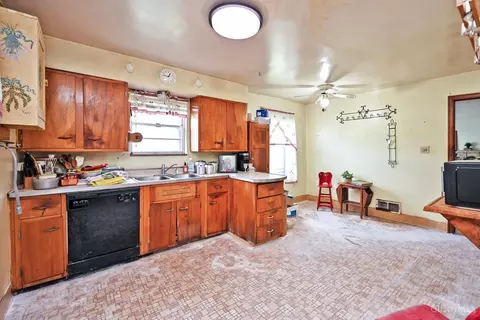 Kitchen - 7007 Harrison Ave, Cincinnati, OH 45247 photo 1 of 5