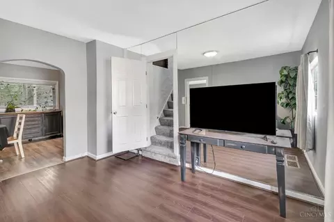 Entry Way - 3953 Kirkup Ave, Cincinnati, OH 45213 photo 3 of 6