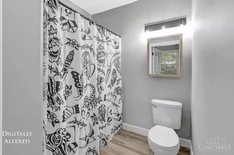 Bath - 3953 Kirkup Ave, Cincinnati, OH 45213 photo 1 of 1