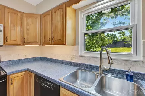 Kitchen - 9800 Delray Dr, Montgomery, OH 45242 photo 3 of 7