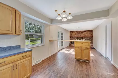 Living - 9800 Delray Dr, Montgomery, OH 45242 photo 5 of 6