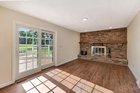 Living - 9800 Delray Dr, Montgomery, OH 45242 photo 6 of 6