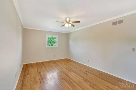 Bedroom - 9800 Delray Dr, Montgomery, OH 45242 photo 2 of 2