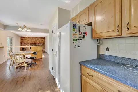 Kitchen - 9800 Delray Dr, Montgomery, OH 45242 photo 6 of 7