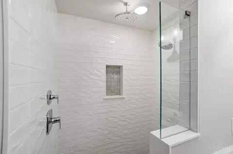 Bath - 3309 Bach Ave, Cincinnati, OH 45209 photo 2 of 4