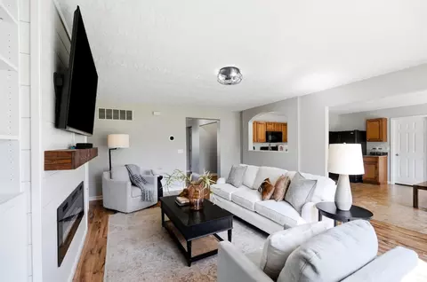 Living - 5236 Crested Owl Ct, Morrow, OH 45152 photo 2 of 2
