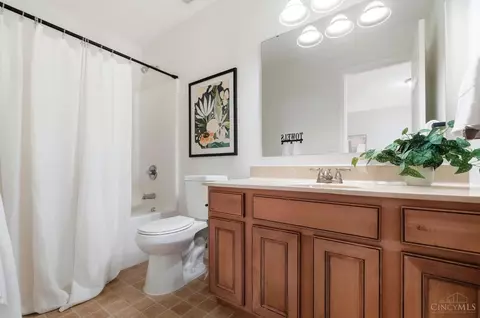 Bath - 5236 Crested Owl Ct, Morrow, OH 45152 photo 6 of 7