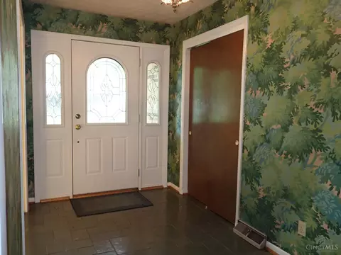 Entry Way - 688 Buff Ct, Cincinnati, OH 45231 photo 1 of 2