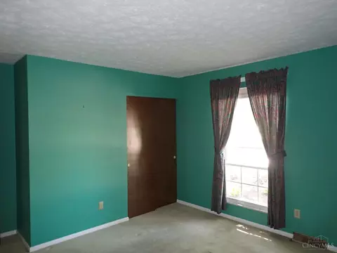 Bedroom - 688 Buff Ct, Cincinnati, OH 45231 photo 5 of 6