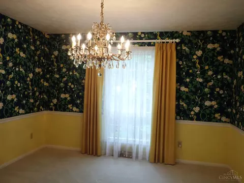 Dining - 688 Buff Ct, Cincinnati, OH 45231 photo 1 of 2