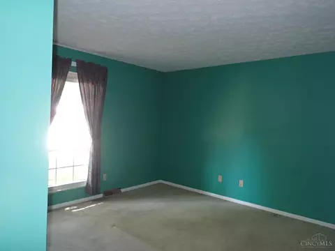 Bedroom - 688 Buff Ct, Cincinnati, OH 45231 photo 4 of 6