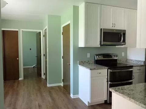 Entry Way - 688 Buff Ct, Cincinnati, OH 45231 photo 2 of 2