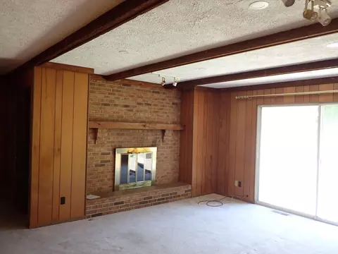 Living - 688 Buff Ct, Cincinnati, OH 45231 photo 3 of 6
