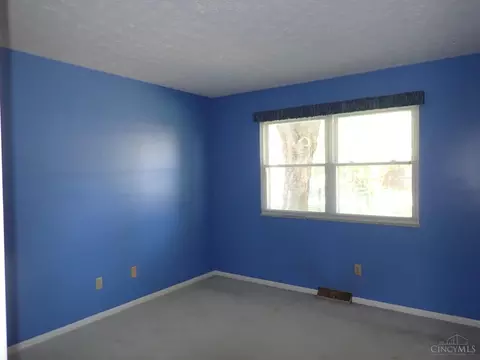 Bedroom - 688 Buff Ct, Cincinnati, OH 45231 photo 2 of 6