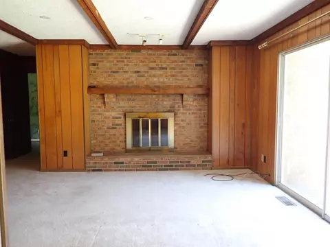 Living - 688 Buff Ct, Cincinnati, OH 45231 photo 2 of 6