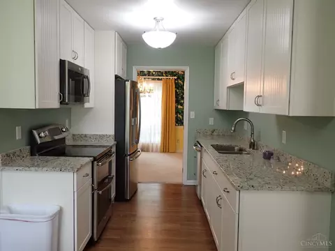 Kitchen - 688 Buff Ct, Cincinnati, OH 45231 photo 2 of 3