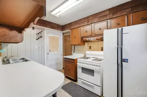Kitchen - 7501 Ross Ave, Cincinnati, OH 45237 photo 1 of 5