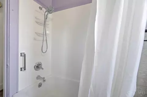 Bath - 7501 Ross Ave, Cincinnati, OH 45237 photo 2 of 2