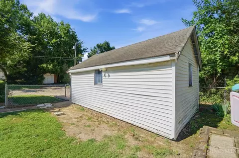 Exterior - 7501 Ross Ave, Cincinnati, OH 45237 photo 15 of 16