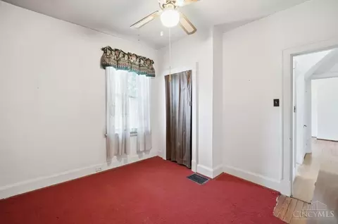 Bedroom - 7501 Ross Ave, Cincinnati, OH 45237 photo 2 of 9