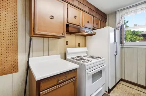 Kitchen - 7501 Ross Ave, Cincinnati, OH 45237 photo 4 of 5