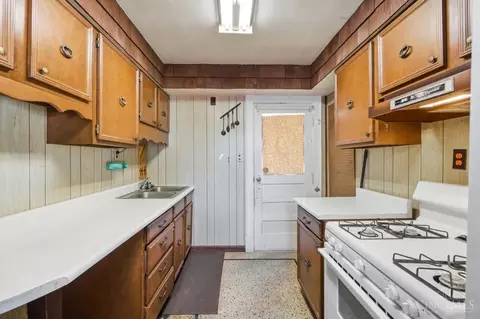 Kitchen - 7501 Ross Ave, Cincinnati, OH 45237 photo 2 of 5
