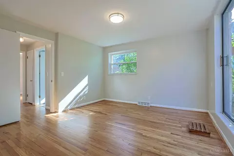 Bedroom - 8608 Zenith Ct, Cincinnati, OH 45231 photo 10 of 10