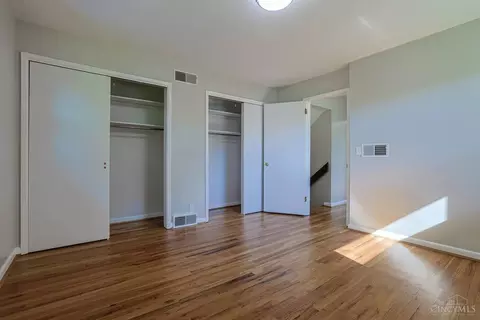 Bedroom - 8608 Zenith Ct, Cincinnati, OH 45231 photo 5 of 10