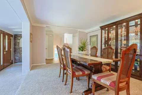 Dining - 8608 Zenith Ct, Cincinnati, OH 45231 photo 3 of 5