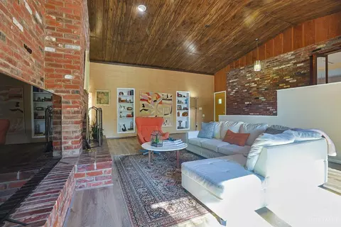 Living - 8608 Zenith Ct, Cincinnati, OH 45231 photo 7 of 9