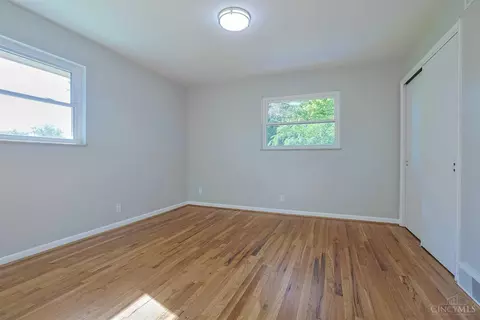 Bedroom - 8608 Zenith Ct, Cincinnati, OH 45231 photo 1 of 10