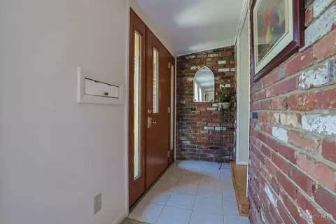 Entry Way - 8608 Zenith Ct, Cincinnati, OH 45231 photo 1 of 4