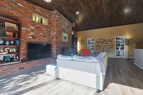 Living - 8608 Zenith Ct, Cincinnati, OH 45231 photo 5 of 9