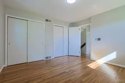 Bedroom - 8608 Zenith Ct, Cincinnati, OH 45231 photo 4 of 10